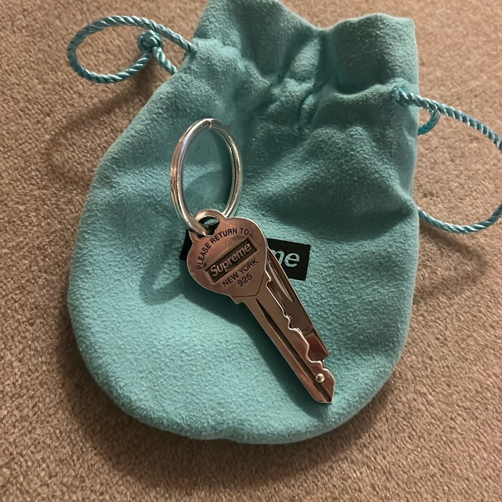 Supreme x Tiffany & Co, heart knife key ring